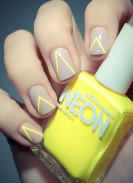 Тренд — треугольники на ногтях: 20 очень эффектных идей для маникюра