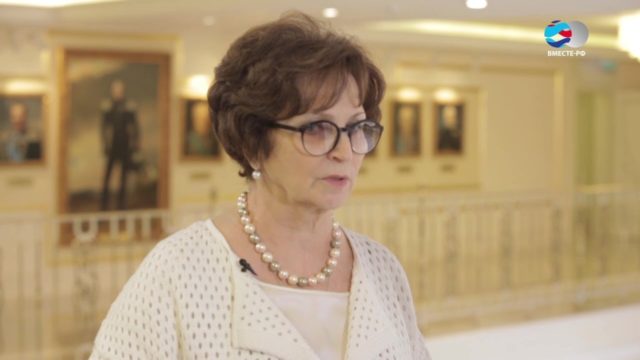 «У меня встают волосы дыбом»: Тина Канделаки, Наталья Рудова и другие звезды объединились против председателя Союза женщин России