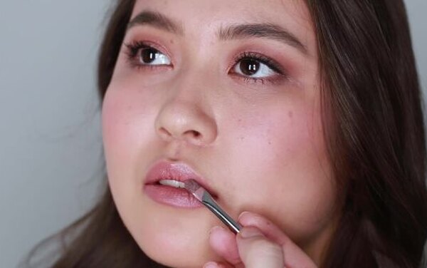 Учимся у&nbsp;визажистов Крыгиной: макияж для&nbsp;нависшего века на&nbsp;каждый день