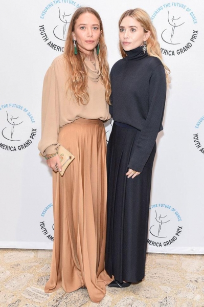 В день рождения сестёр Олсен: собрали их самые стильные выходы