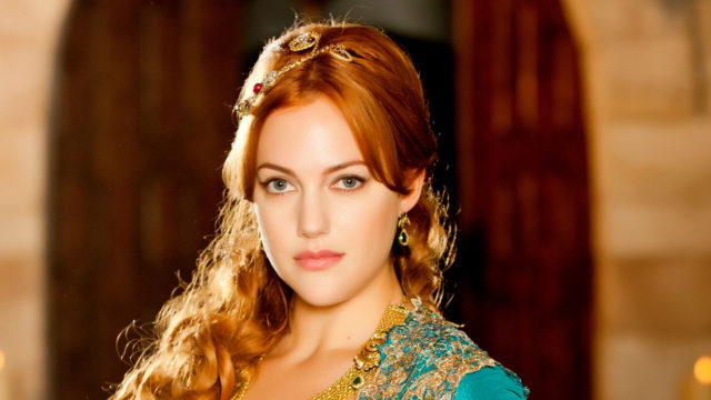 Вместо Мерьем Узерли: показываем, как выглядит актриса, которая должна была сыграть Хюррем в «Великолепном веке»