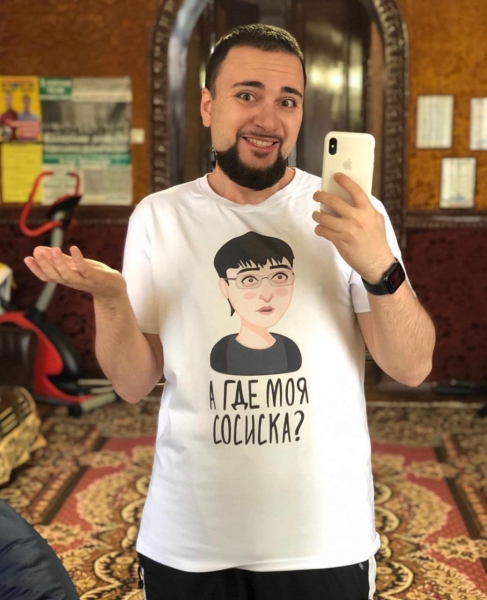 Вспомнить все: показываем, как сейчас выглядит герой мема «Где моя сосиска»