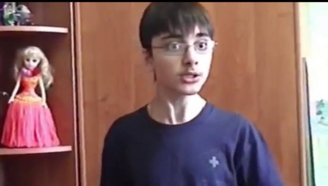 Вспомнить все: показываем, как сейчас выглядит герой мема «Где моя сосиска»