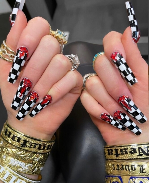 Забыть нельзя повторить: адские ногти знаменитостей