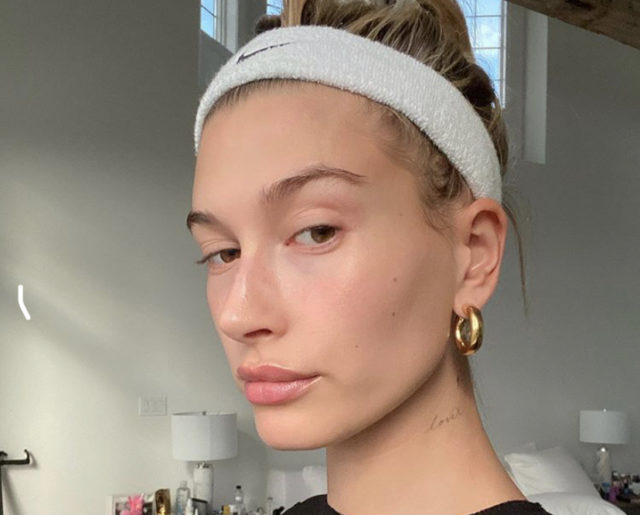 Без полотенца: британские дерматологи рассказали, как вытирать лицо 