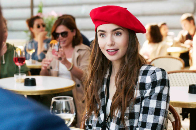 Что известно о втором сезоне «Эмили в Париже»: новый роман и новый Париж