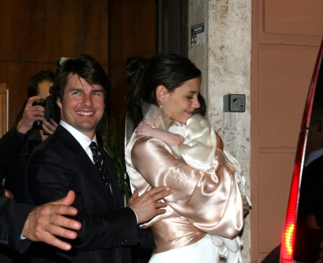 Девочка выросла: как выглядит 15-летняя дочь Тома Круза и Кэти Холмс