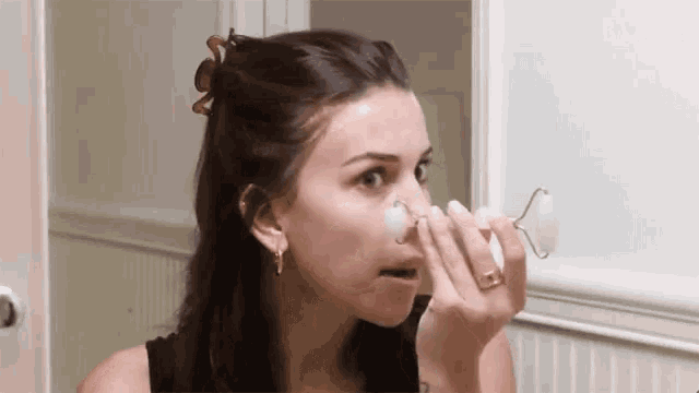 Эффективные массажеры для лица: нужны ли они в косметичке - PEOPLETALK