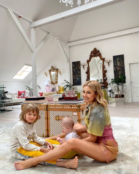 «Я испытала то, что испытывают мужчины на родах»: Яна Рудковская впервые рассказала о суррогатном материнстве