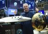 Кто первый покинет Землю: Ричард Брэнсон и Джефф Безос соревнуются за первенство в космосе