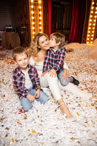 Мария Кожевникова впервые показала лицо младшего сына. Угадай на кого похож! 