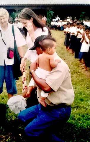 Новые подробности скандального усыновления сына Анджелины Джоли: друг семьи рассказал правду 