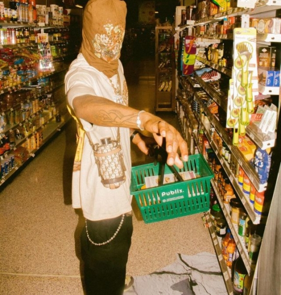 OMG: каблуки Леди Гаги, убитый фанат Лиззо и немытые дети Катчеров