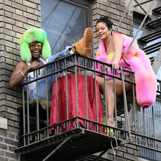 OMG: Рианна в мехах, адские божьи коровки и раздобревшая «Мисс счастье»