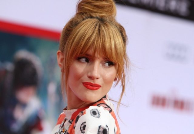 По жизни с челкой: звезды, которые всегда носили одну прическу