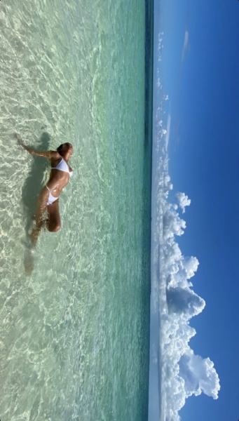 Пока Канье нет рядом: Ирина Шейк покоряет пляжи Карибского моря