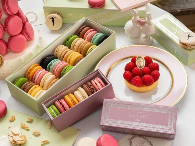 Ресторан Laduree: сегодня гостей ждут подарки