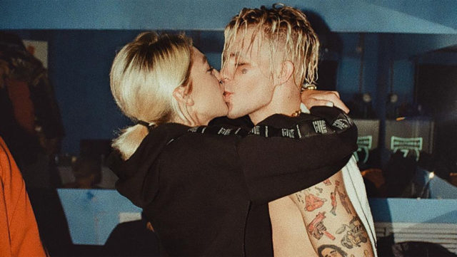 &laquo;Силиконовые нравятся, а жирные нет&raquo;: Настя Ивлеева ответила хейтерам на критику своей груди 