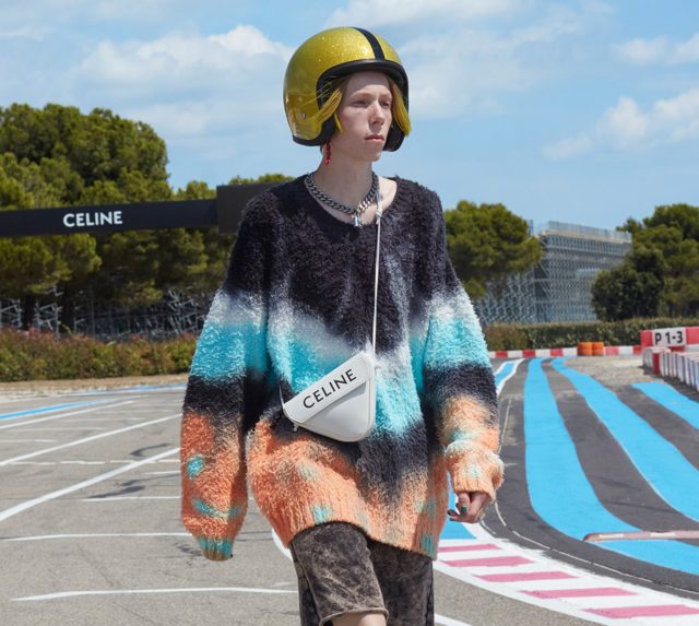 Светящийся бомбер и свитер тай-дай: Celine показали новую коллекцию