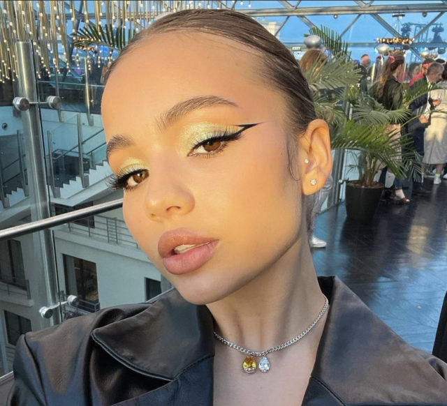 Теперь официально: Валя Карнавал стала самым популярным ТикТокером в России