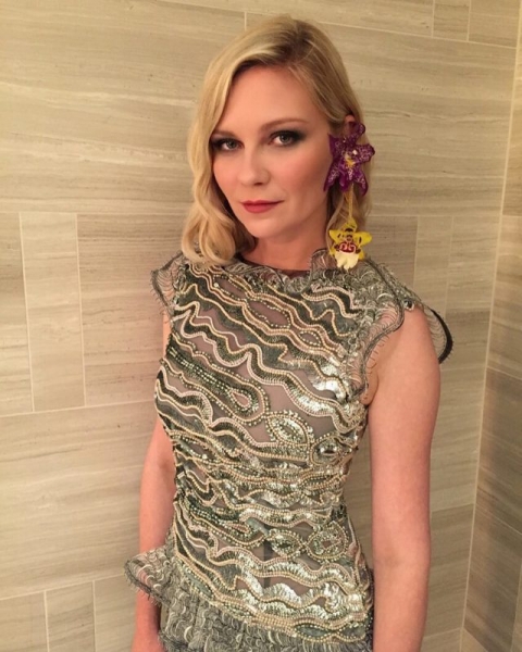 Укладка на лету: как Кьяра Ферраньи и другие звезды сохраняют прическу в течение дня