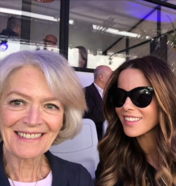 Уколы или генетика? Кейт Бекинсейл отрицает инъекции ботокса — лукавит ли звезда, узнали у косметолога