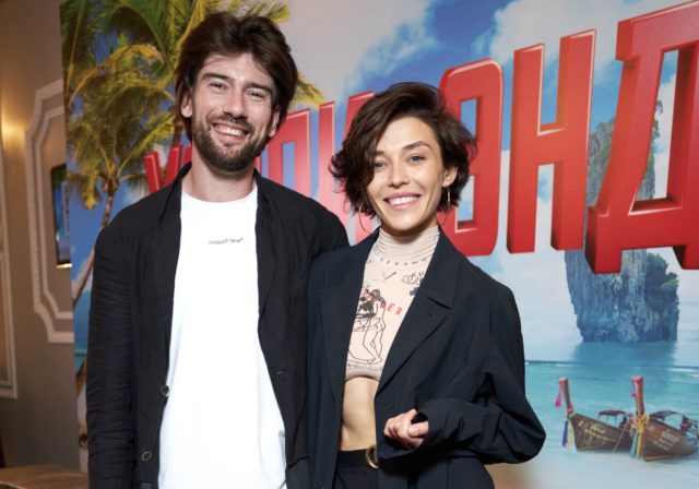 Антон Лаврентьев и Алина Астровская, Катерина Шпица, Анастасия Уколова и другие на премьере комедии «Хэппи-энд»