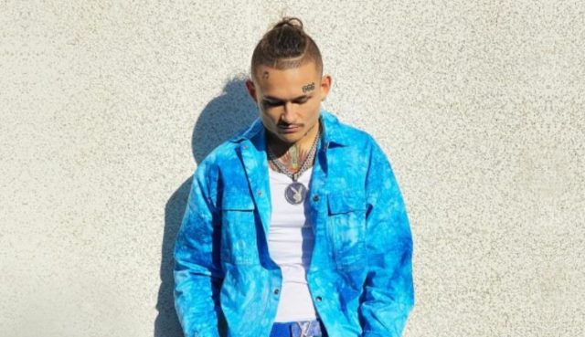 Боди, худи, рубашки и «тай-дай»: рассказываем о новом мерче Моргенштерна