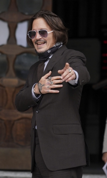 Больше не изгой: Джонни Деппа впервые публично поддержали в кино после суда с Эмбер Херд