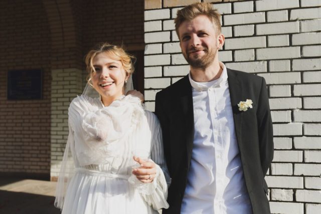 И в горе, и в радости: звезды, которые сыграли свадьбу в 2020 году