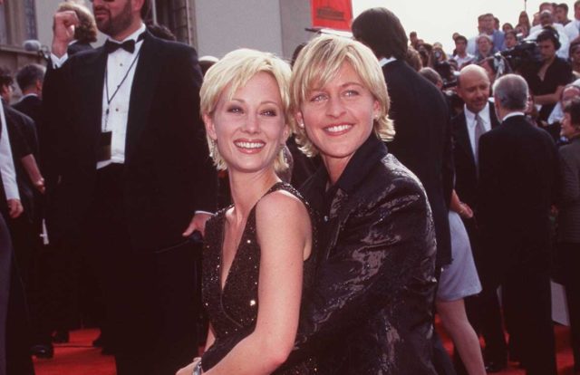 «Я бы прислушалась к тому, что говорят ее сотрудники»: экс-возлюбленная Эллен Дедженерес об отношениях с телеведущей и скандале с сотрудниками ее шоу