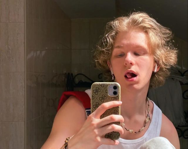 «Я не стесняюсь этого»: TikTok-блогер Андрей Ноилз о сливе своего интимного видео с парнем