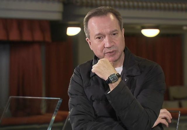 «Ситуация чудовищная»: собрали все, что известно об уходе Сергея Гармаша из «Современника»