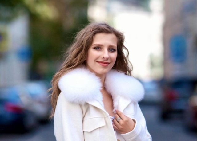 «Спасибо вам до неба»: Лиза Арзамасова вышла на связь с поклонниками после рождения сына