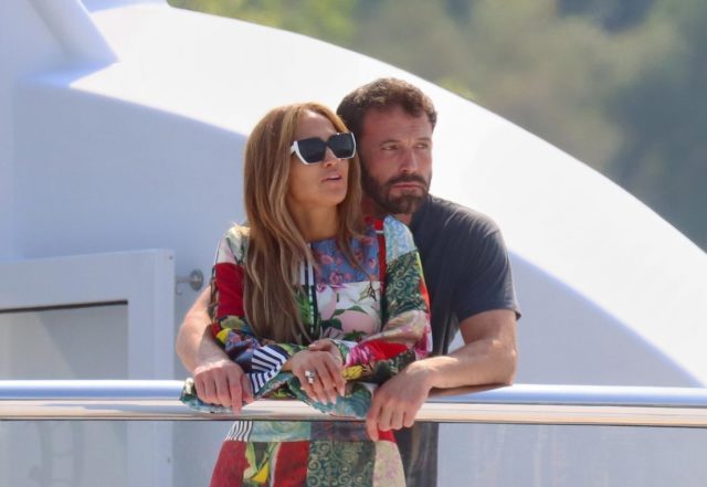 Третье колесо? Раскрыты подробности встречи Дженнифер Лопес и Бена Аффлека с Мэттом Дэймоном 