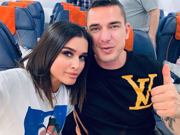 «Ухожу из твоей жизни»: Ксения Бородина громко отметила развод в компании подруг