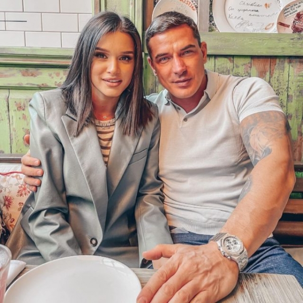 «Ухожу из твоей жизни»: Ксения Бородина громко отметила развод в компании подруг