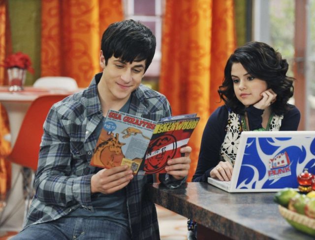 В день рождения Коула и Дилана Спроусов: топ звезд, которые прославились благодаря Disney