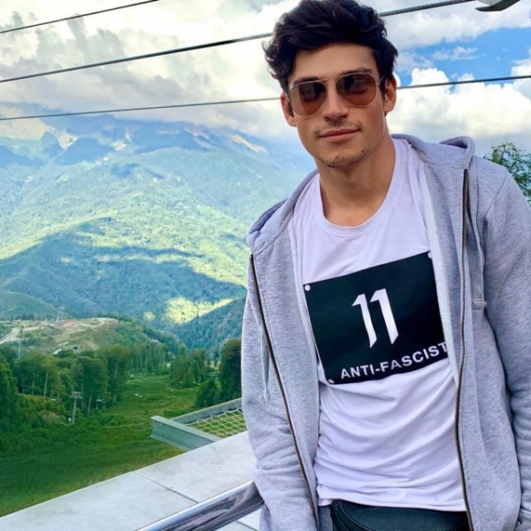 Вронский для Ходченковой: что известно о новой звезде Netflix Романе Васильеве