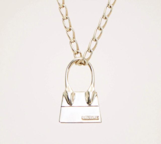 Wishlist: подвеска в виде культовой сумки Jacquemus