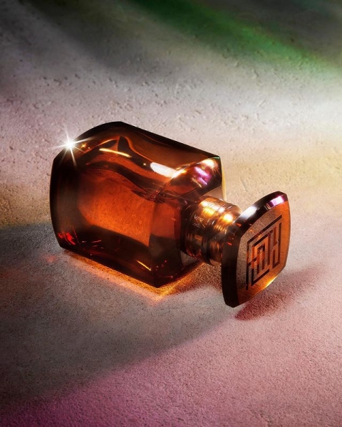 «Запах той, кем ты хочешь быть»: Рианна выпускает собственный парфюм