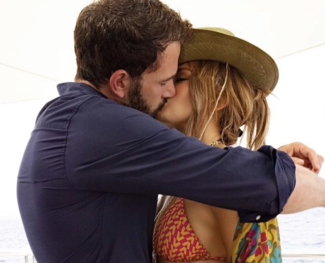 Завтрак у Тиффани: Бен Аффлек выбирает обручальное кольцо для Дженнифер Лопес 