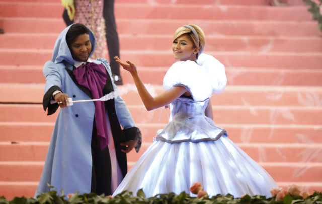 Билли Айлиш в роли ведущей и красная дорожка в режиме оффлайн: что мы знаем о Met Gala 2021