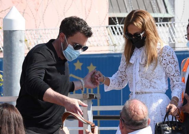 Долгожданный выход: Дженнифер Лопес и Бен Аффлек приехали на Венецианский кинофестиваль