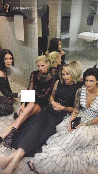 Драка Джей Зи и неполиткорректное платье Скарлетт Йоханссон: самые громкие скандалы Met Gala 