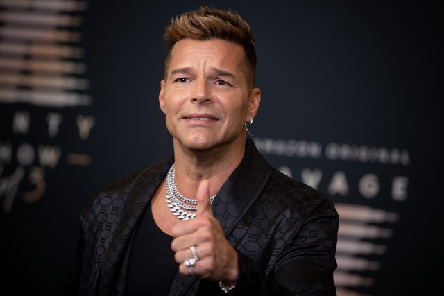 Не узнать: Рики Мартин шокировал поклонников результатами преображения