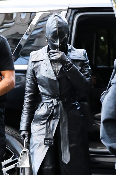 Неужели Канье? Кто стал спутником Ким Кардашьян на Met Gala 2021