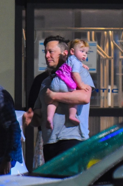 Официально: Илон Маск и Граймс расстались после трех лет совместной жизни