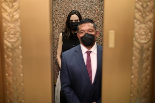 Официальный выход: Анджелина Джоли в Белом Доме рассказала о насилии в отношении женщин