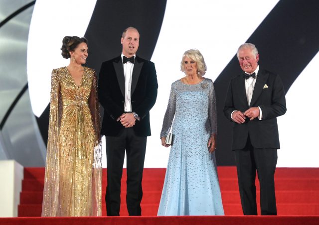 По-королевски: Кейт Миддлтон и принц Уильям посетили премьеру фильма о Джеймсе Бонде - PEOPLETALK